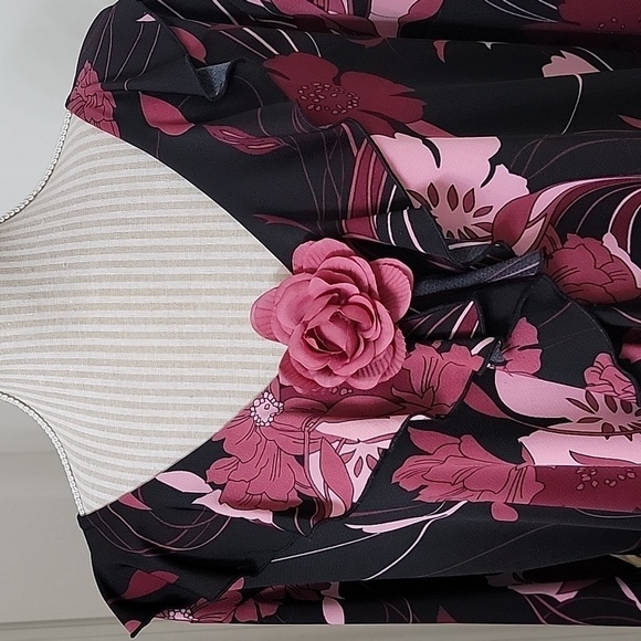 J.T.B Vintage Floral Ruffle Blouse with Flower Pin.  Size Unknown. - Picture 5 of 10